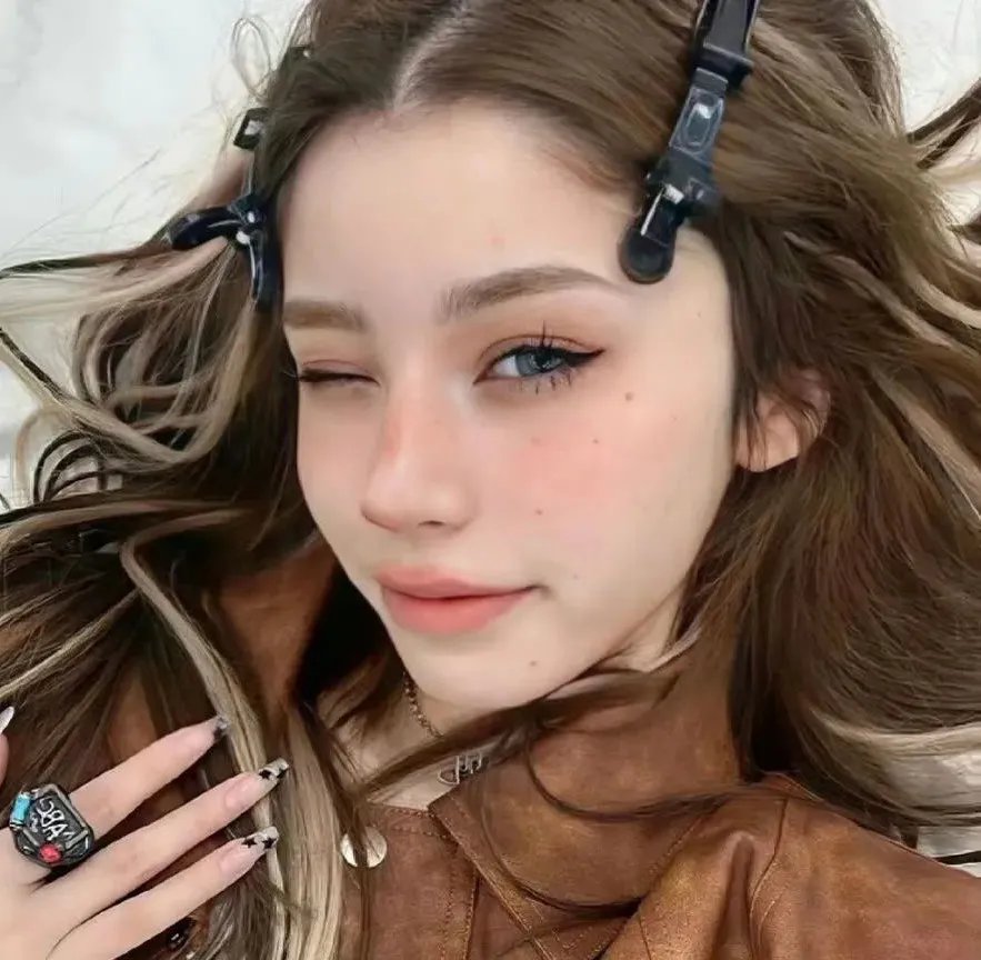 芙蓉女